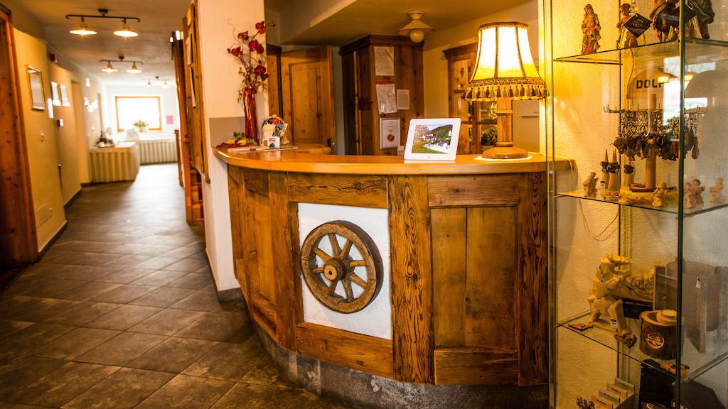 Hotel Restaurant Schaurhof Sterzing Buitenkant foto