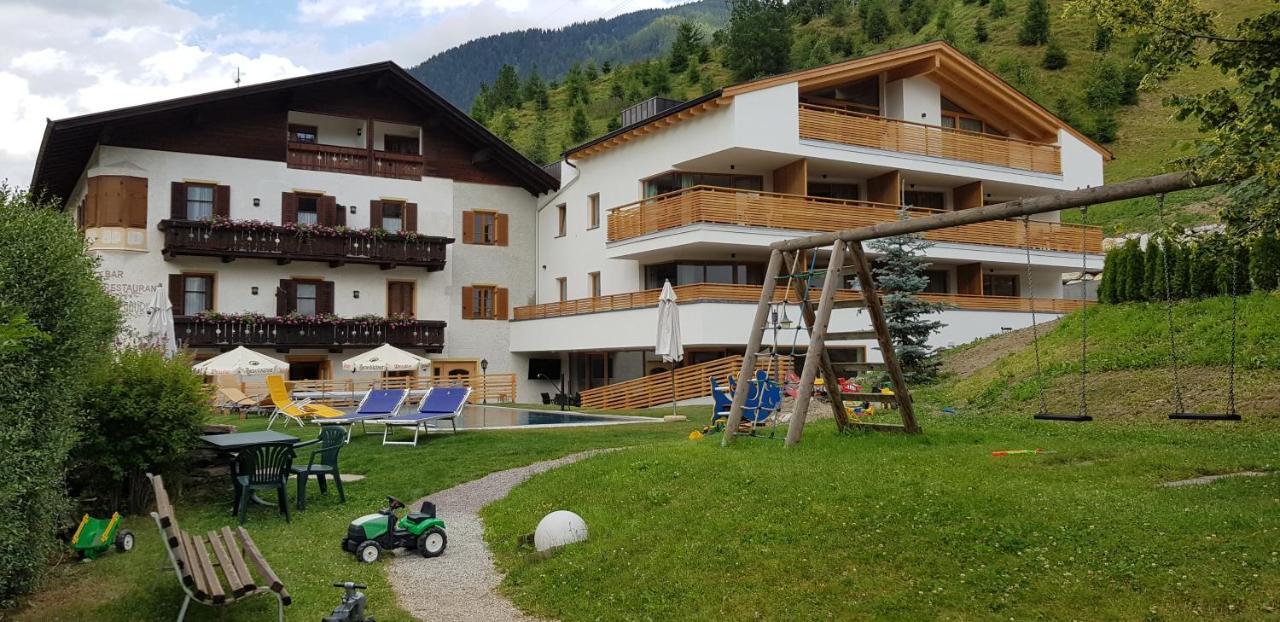 Hotel Restaurant Schaurhof Sterzing Buitenkant foto