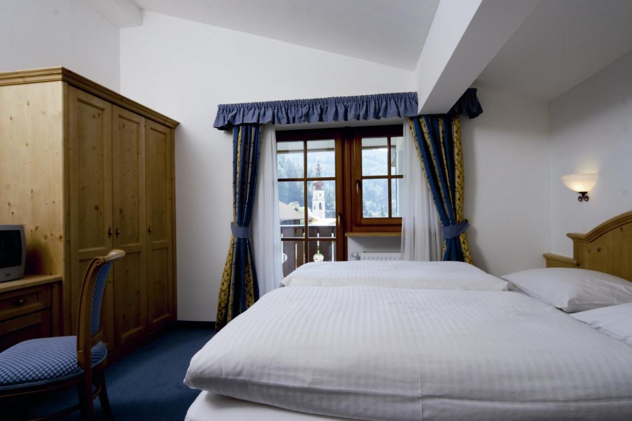 Hotel Restaurant Schaurhof Sterzing Buitenkant foto