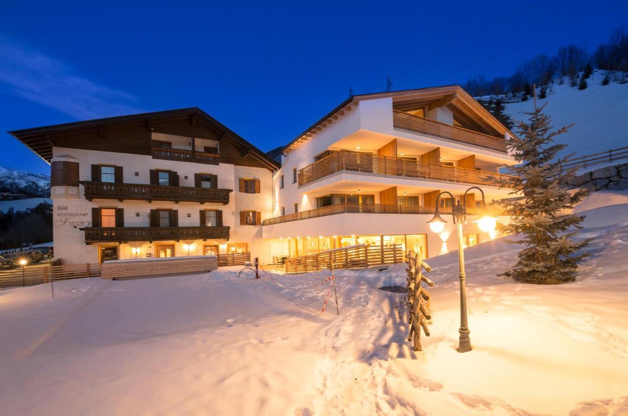 Hotel Restaurant Schaurhof Sterzing Buitenkant foto